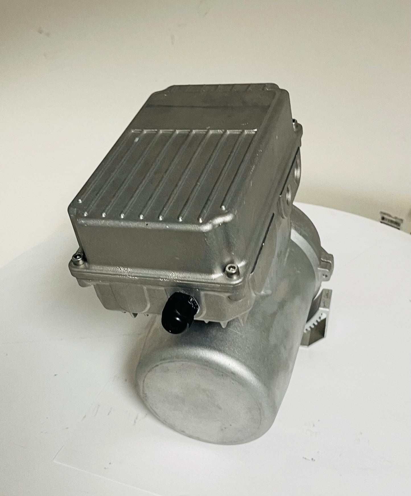 Legacy - 230V/1ph 1.5hp lift motor with EM01+